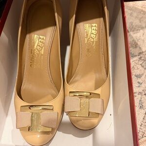 Salvatore Ferragamo Cream Bow Heels